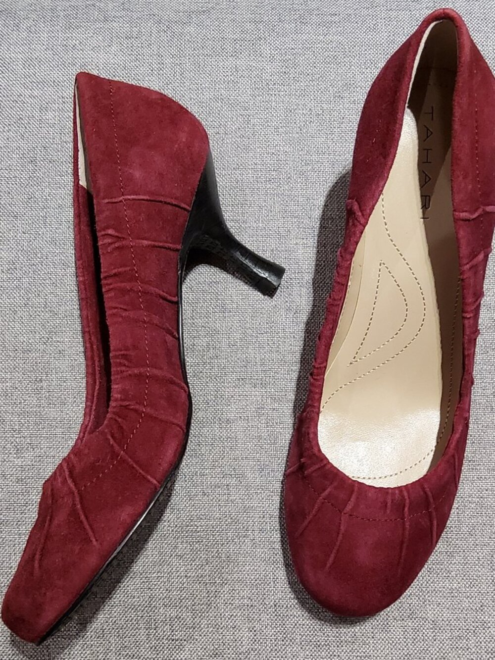 Tahari Burgundy Suede Mid Heel Pumps